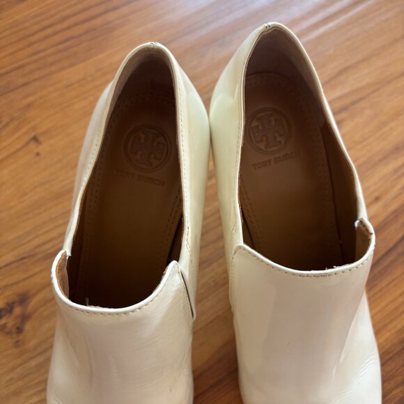 Tory Burch Vintage Leather Pointed Toe Heels - Picture 16 of 16